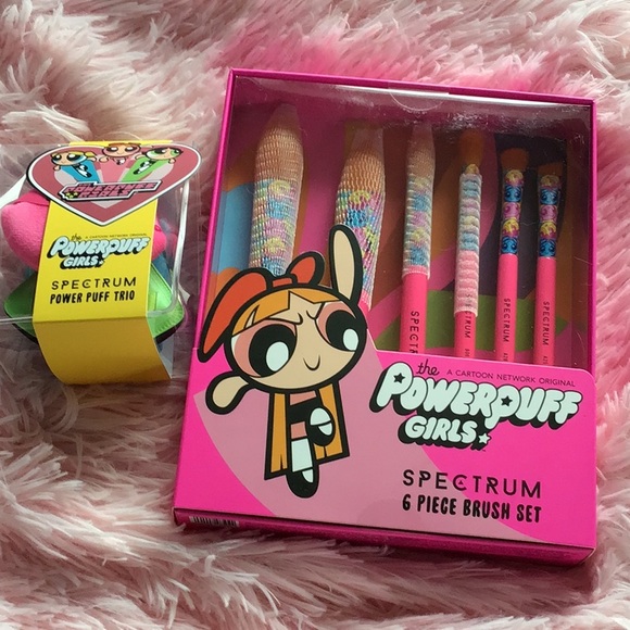 New Powerpuff Girls Spectrum 6 Face and Eye Brush Set In Box